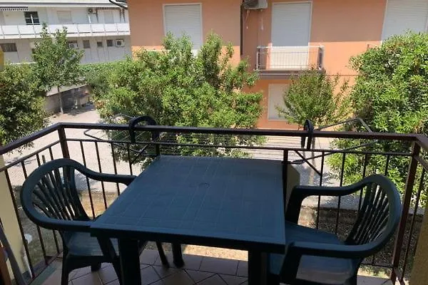 Appartamento Giallo - Over The Rainbow Apartaments - Lido Di Jesolo - 4 Posti Letto
