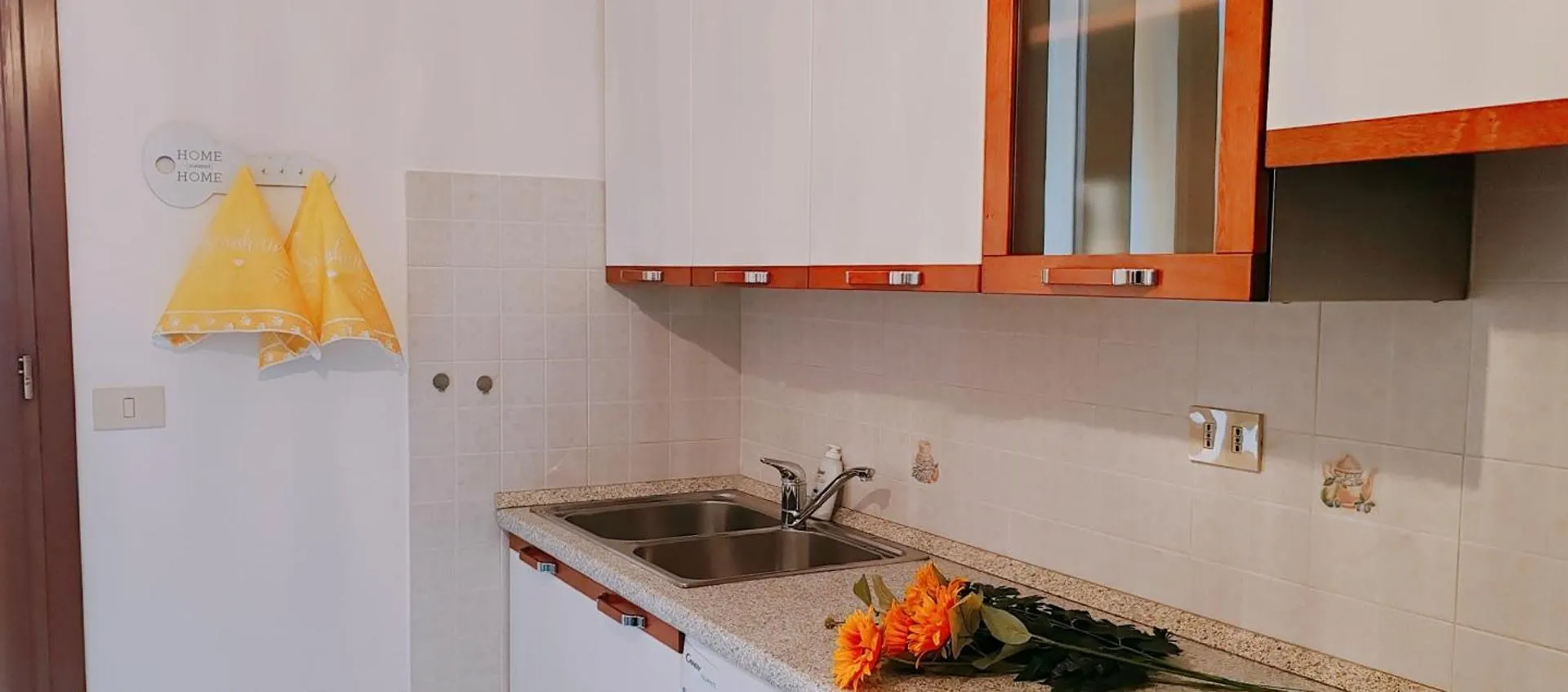 Appartamento Giallo - Over The Rainbow Apartaments - Lido Di Jesolo - 4 Posti Letto Apartment